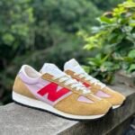 New Balance 471 unisex sneakers in brown and pink