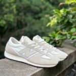 New Balance 471 unisex sneakers in Beige