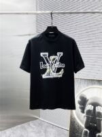 Louis Vuitton T-Shirt Graffiti LV Logo Print Crew Neck Black White - Image 7