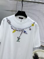 Louis Vuitton T-Shirt Charm Necklace Print Crew Neck Black White - Image 7
