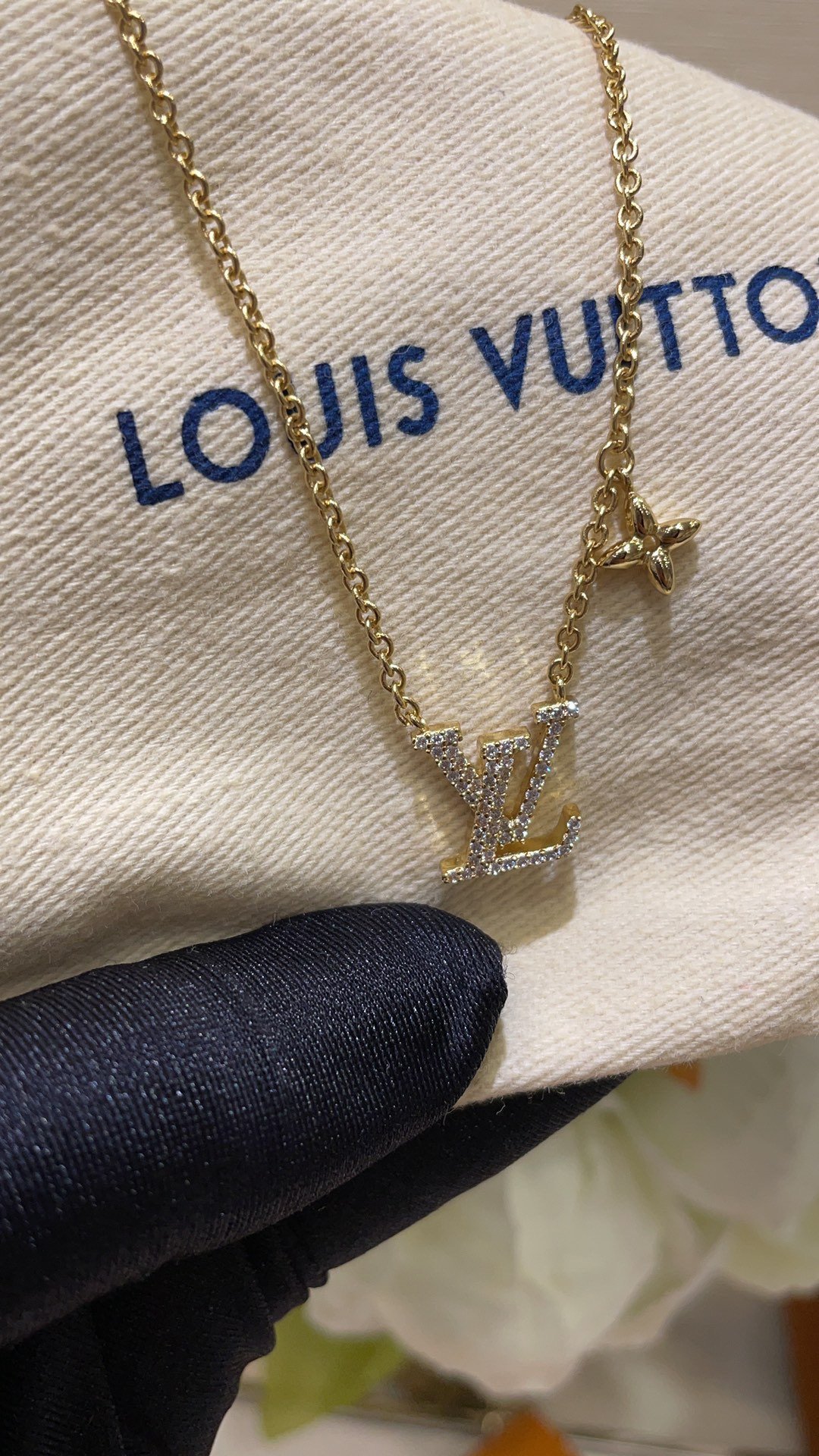 13420885427014794 Louis Vuitton LV Iconic Crystal Pendant Necklace with Star Charm - Image 1