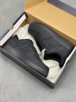 Nike Air Force 1 All Black Heart Pattern Love Pendant Low Top Sneakers
