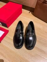 Ferragamo Black Glossy Metal Buckle Thick Sole Slip-On Men Luxury Business Loafer Shoes