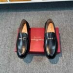 Ferragamo Black Matte Smooth Leather Gancini Metal Buckle Slip-On Men Business Formal Loafer Shoes