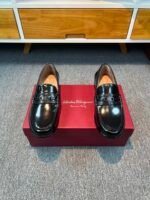 Ferragamo Black Glossy Gancini Ornament Buckle Slip-On Men Formal Business Loafer Dress Shoes