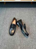 Ferragamo Black Polished Leather Gancini Buckle Slip-On Men Classic Business Formal Loafer Shoes - Image 5