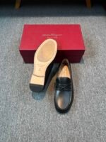 Ferragamo Black Polished Leather Gancini Buckle Slip-On Men Classic Business Formal Loafer Shoes - Image 3