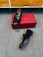 Ferragamo Black Glossy Leather Gancini Buckle Slip-On Men Classic Business Formal Loafer Shoes - Image 5