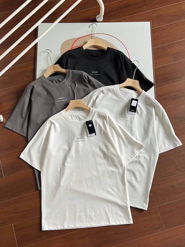 Descente Men White Off White Dark Gray Black Minimal Small Letter Print Crew Neck Cotton Short Sleeve T-shirt 4 Colors