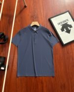 Descente Small Logo Near Shoulder Quick Dry Performance Polo Shirt - Image 4