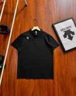 Descente Small Arrow Logo Quick Dry Lapel Polo Shirt  In Black Blue - Image 4