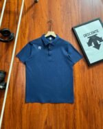 Descente Small Arrow Logo Quick Dry Lapel Polo Shirt  In Black Blue - Image 3
