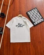 Dior Handwritten Letter Embroidered Crew Neck Cotton Casual Short Sleeve T-shirt 2 Colors - Image 2