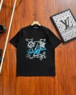 Louis Vuitton Hand-Drawn Line Floral Cursive Letter Crew Neck Cotton Loose Short Sleeve T-shirt 2 Colors - Image 4