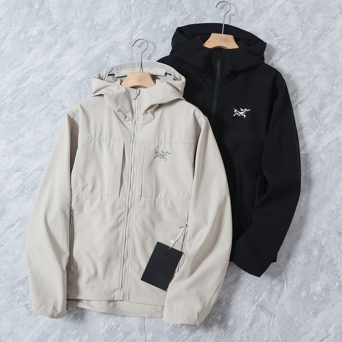 260822-Arc-Outwear-28 Arc'Teryx Softshell Hooded Jacket Windproof Water‑Repellent Full Zip Outdoor Hiking Travel Coat - Image 1