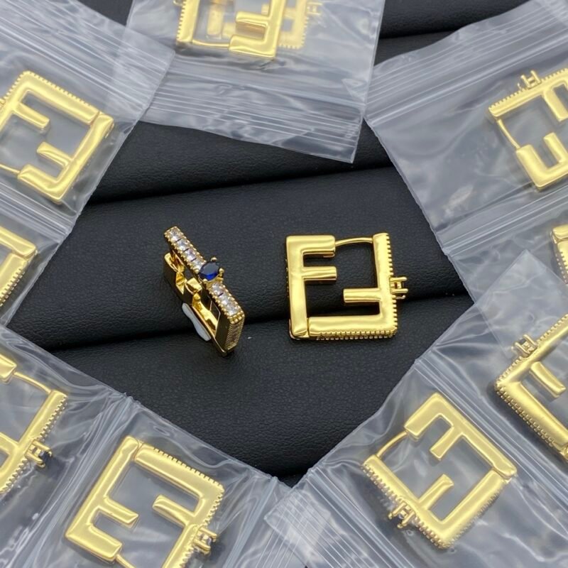 Fendi Square Hollow Letter Hoop Earrings Gold‑Tone Crystal Inlay Click‑Top Huggie Earrings